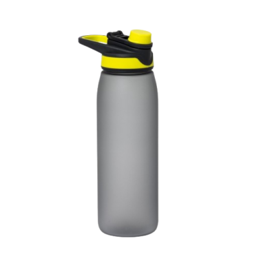 Garrafa em plástico com capacidade de 900 ml